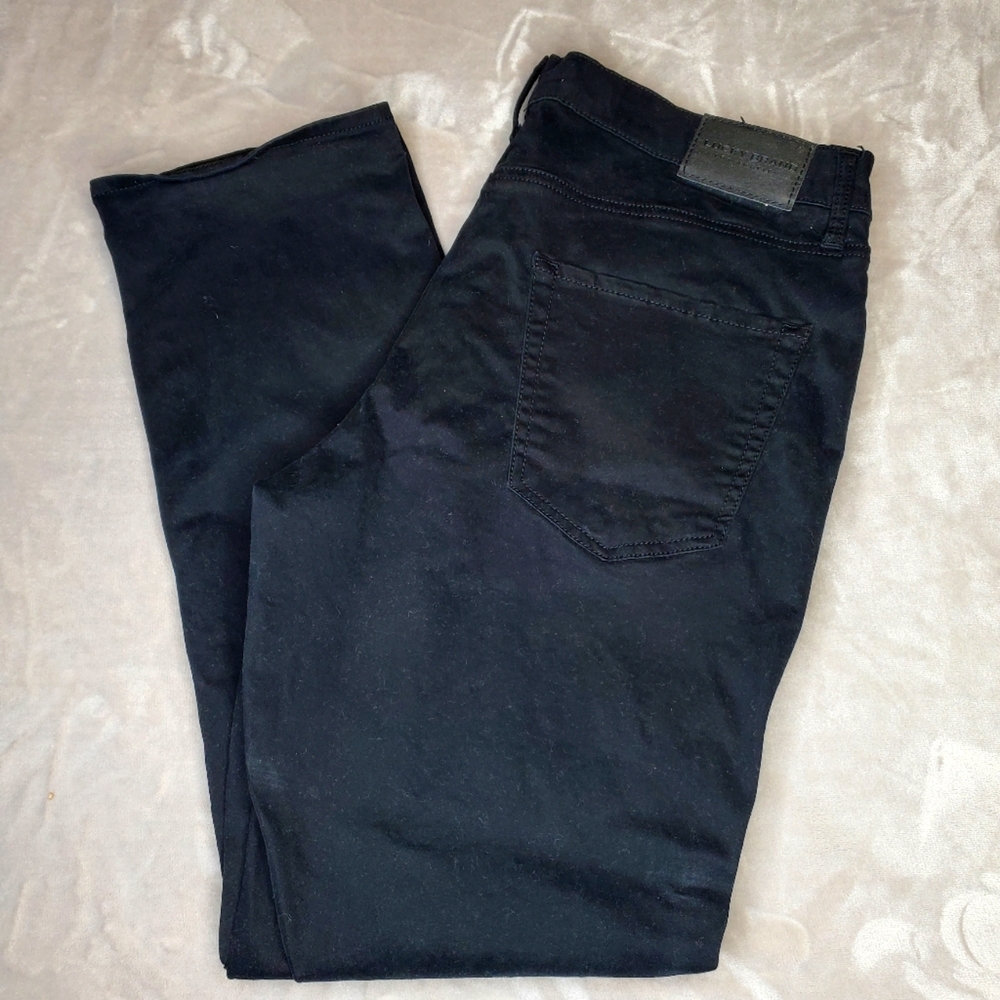 NWOT Mens Lucky Brand Black pants size 34x30 Never work. Perfect condition.
